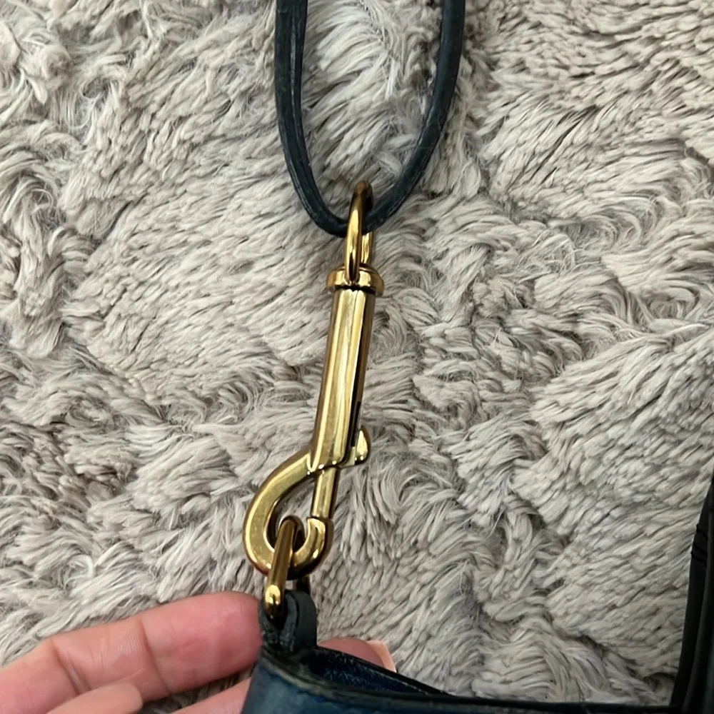 CHLOE Two Way Hand/Crossbody bag in Blue - the only every day bag you will need - Picture 16 of 17
